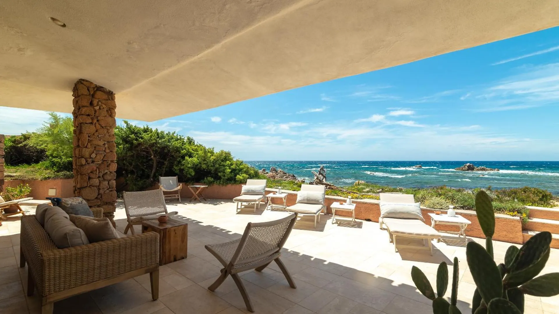 Villa Gabbiani Vignola Mare Italy