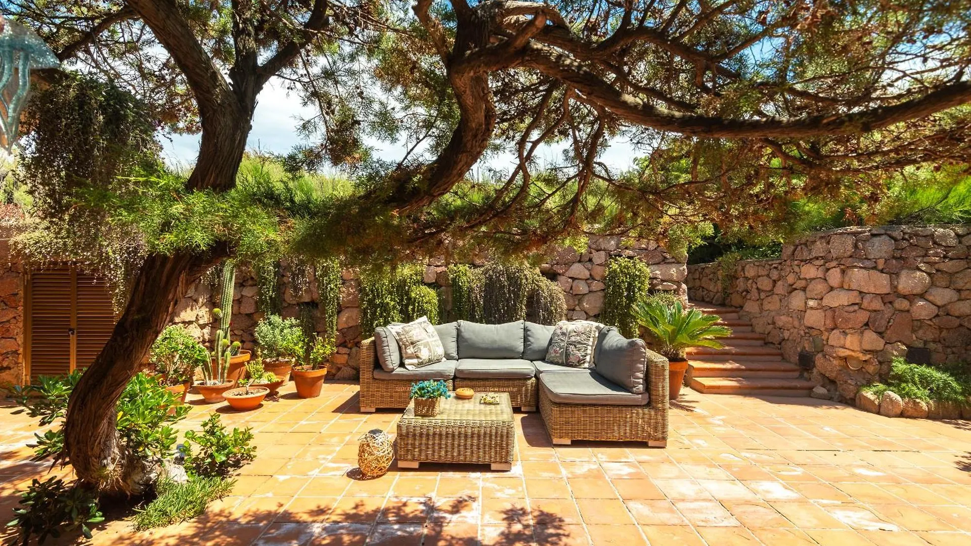 Villa Gabbiani Vignola Mare Italy